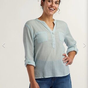 LAST CHANCE SALE! Carve Designs Blue & Green Striped Women's Button-Up Top Small